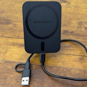 Journey Black Wireless Magnetic Phone Charger